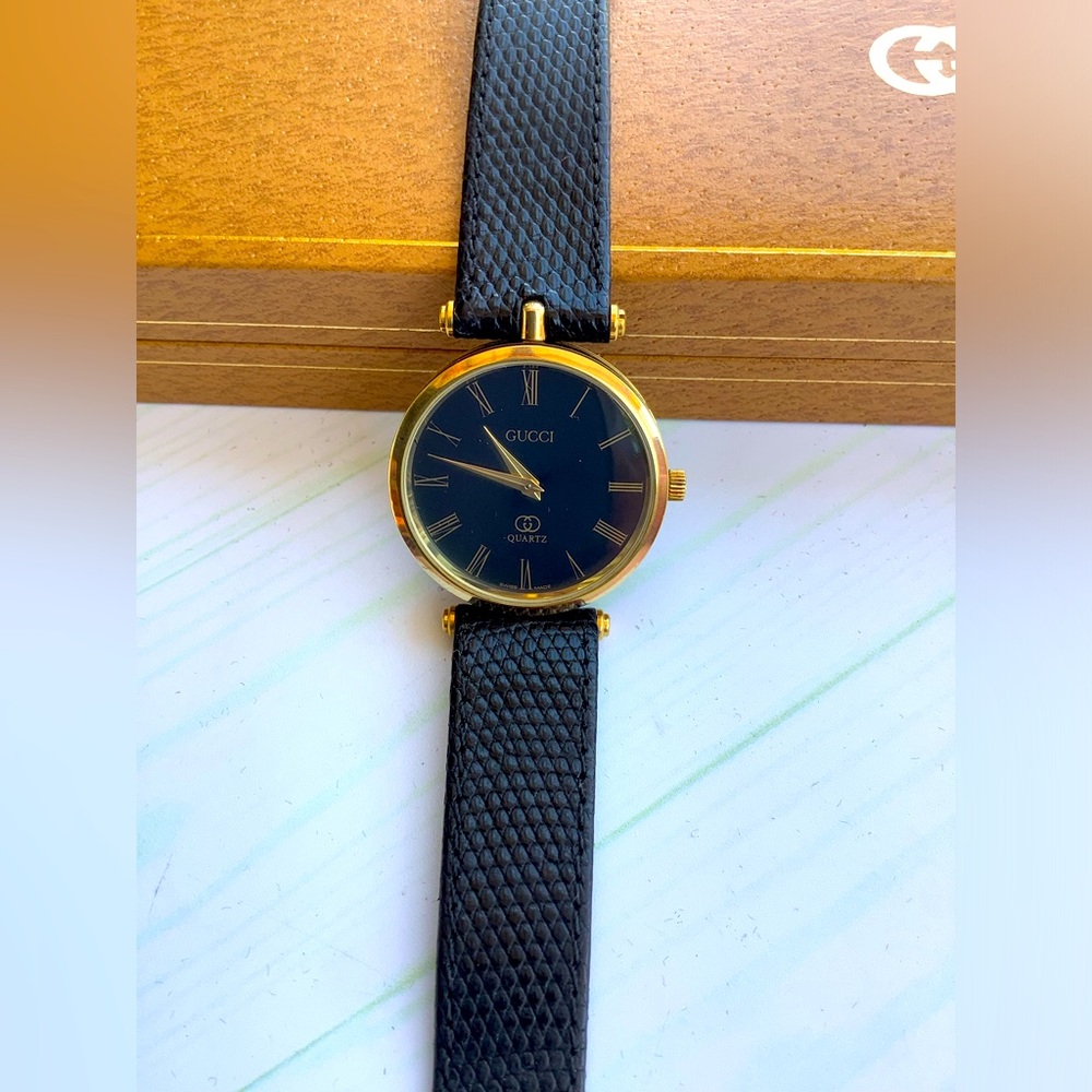 Authentic Gucci UNISEX watch 🖤💛🖤💛 - Picture 2 of 12